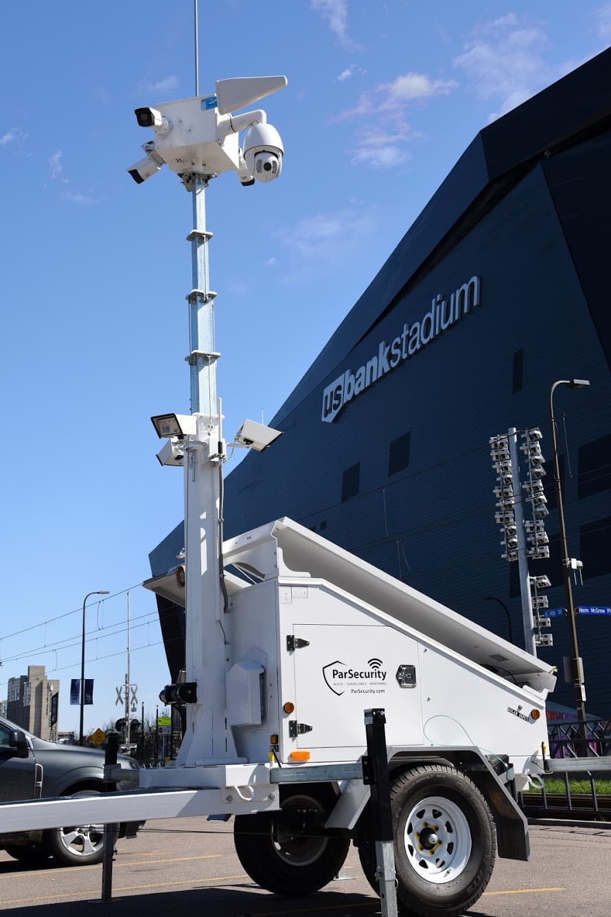 ParSecurity mobile security camera tower with solar-powered trailer and PTZ cameras